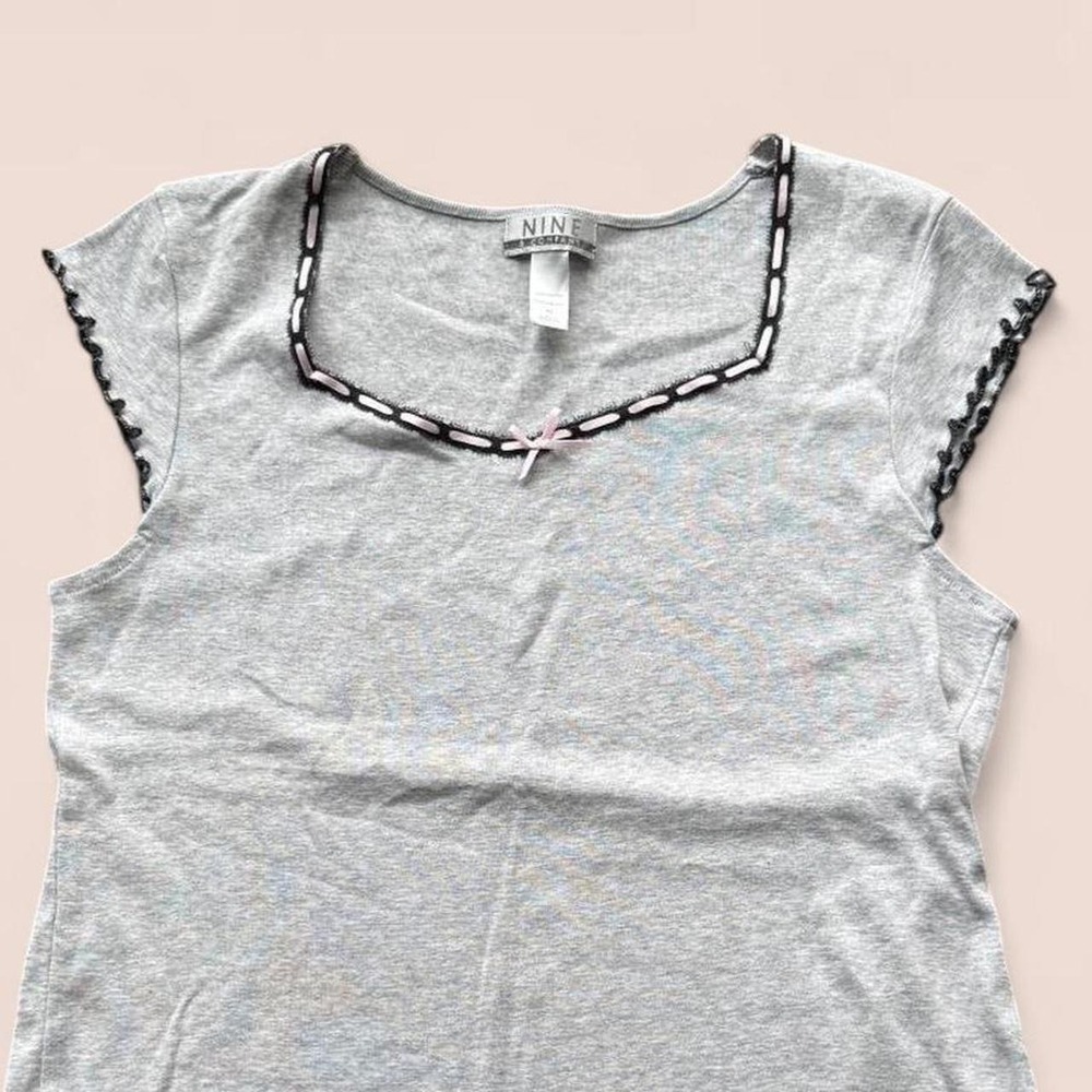Nine & Company women's tee gray ribbon trim bow detail size M Y2K